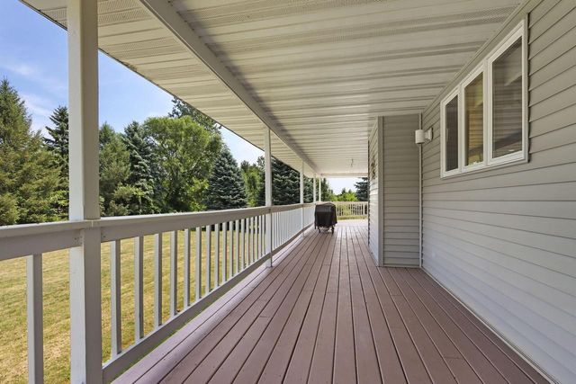 9225 160th AVENUE, Bristol, WI 53104