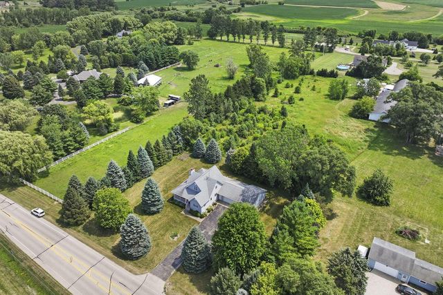 9225 160th AVENUE, Bristol, WI 53104