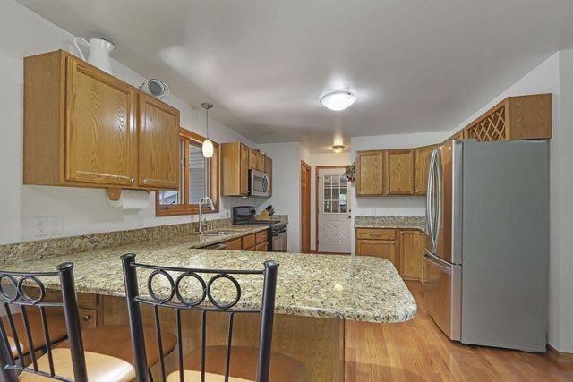 9225 160th AVENUE, Bristol, WI 53104