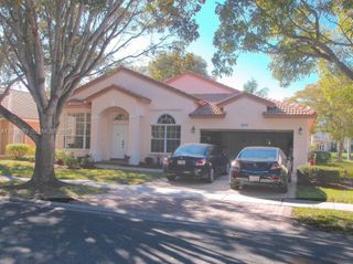 18430 NW 11th St, Pembroke Pines, FL 33029