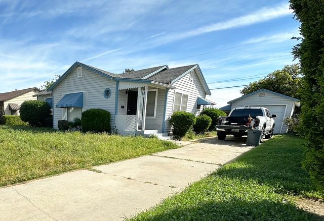 2042 E Mayfair, Fresno, CA 93703