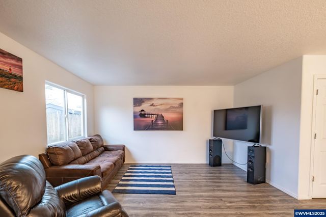 1881 Becca Ct, Albany, OR 97322