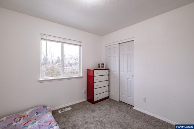 1881 Becca Ct, Albany, OR 97322