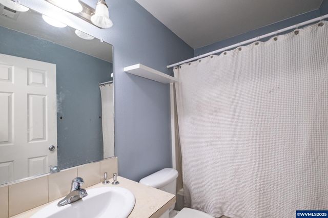 1881 Becca Ct, Albany, OR 97322