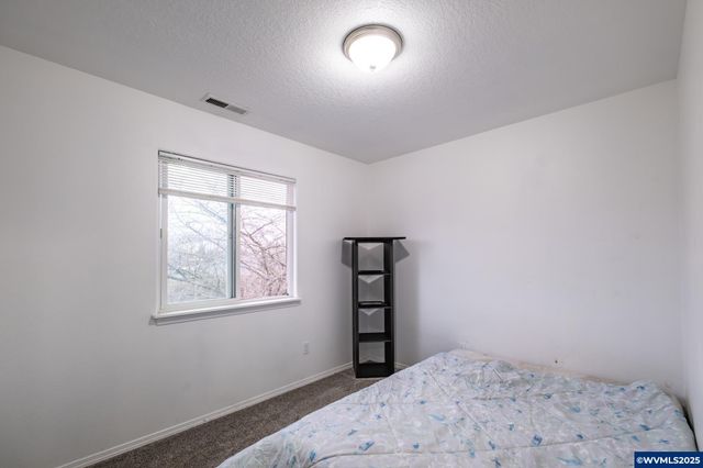 1881 Becca Ct, Albany, OR 97322