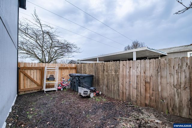 1881 Becca Ct, Albany, OR 97322