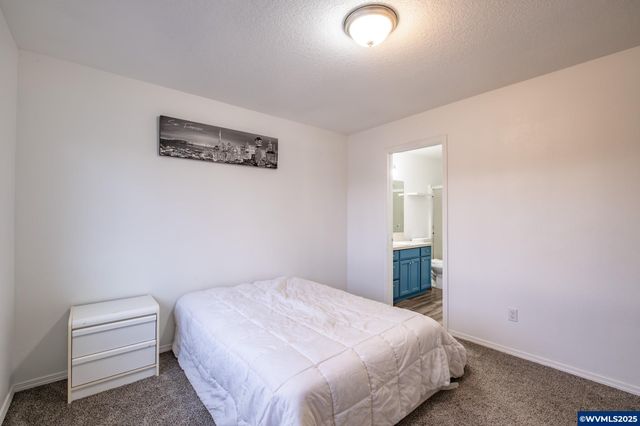 1881 Becca Ct, Albany, OR 97322