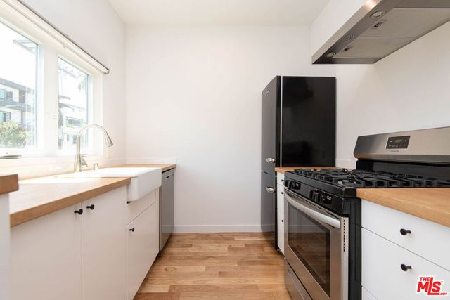 3700 W Sunset Boulevard, Los Angeles, CA 90026