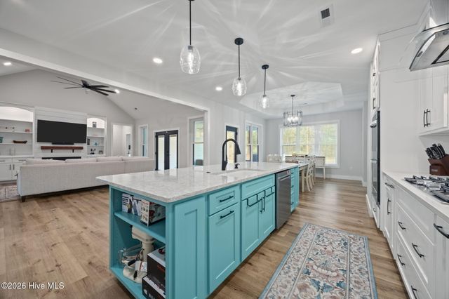 111 Blue Jay Way, Stella, NC 28582