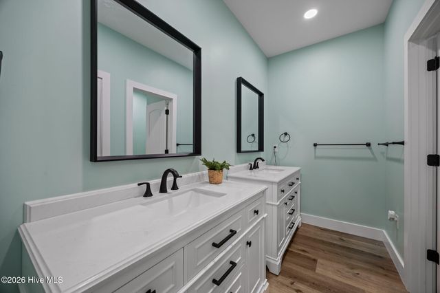 111 Blue Jay Way, Stella, NC 28582