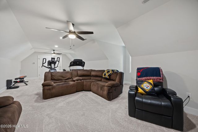 111 Blue Jay Way, Stella, NC 28582