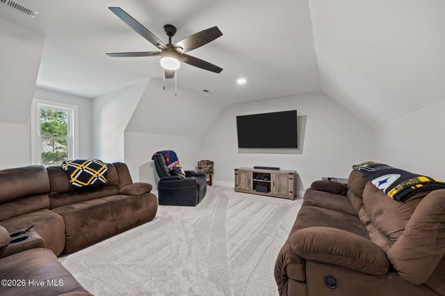 111 Blue Jay Way, Stella, NC 28582