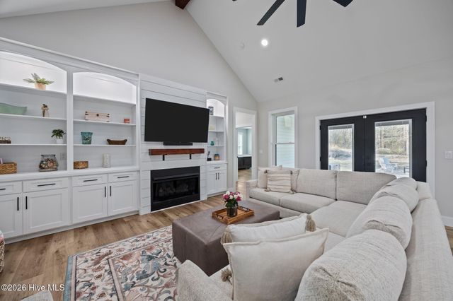 111 Blue Jay Way, Stella, NC 28582