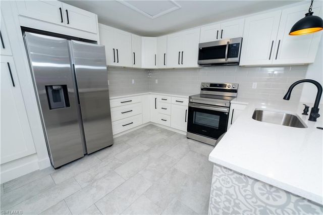 6306 Royal Woods DR, Fort Myers, FL 33908