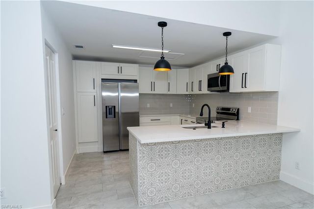 6306 Royal Woods DR, Fort Myers, FL 33908