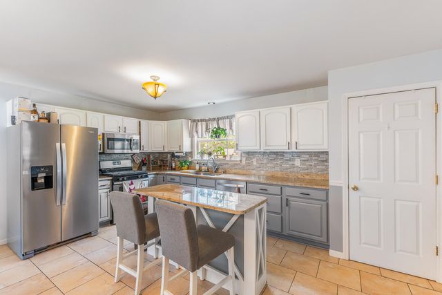 3789 Van Kley Drive, Wheatfield, IN 46392