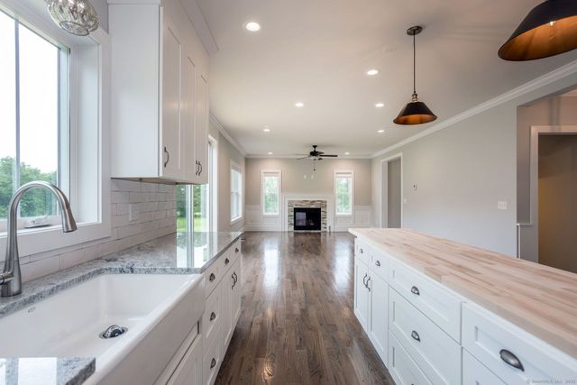 24 Deerwood Road, Oxford, CT 06478