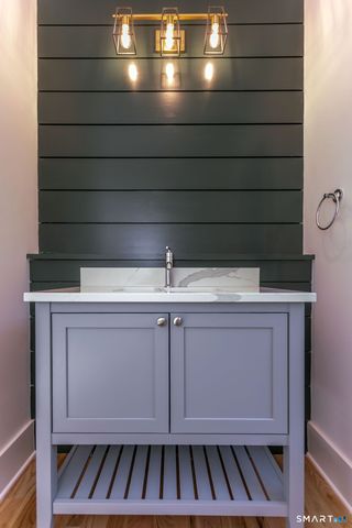 24 Deerwood Road, Oxford, CT 06478