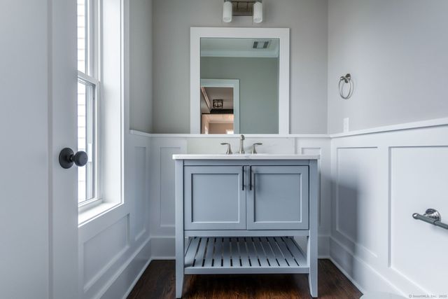 24 Deerwood Road, Oxford, CT 06478