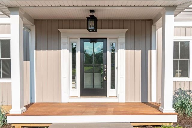 24 Deerwood Road, Oxford, CT 06478