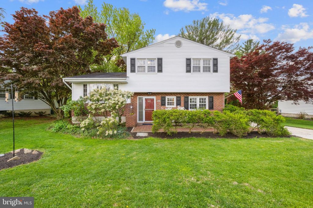 Image 1 of property listing at 1005 JAMIESON RD, Lutherville Timonium, MD 21093