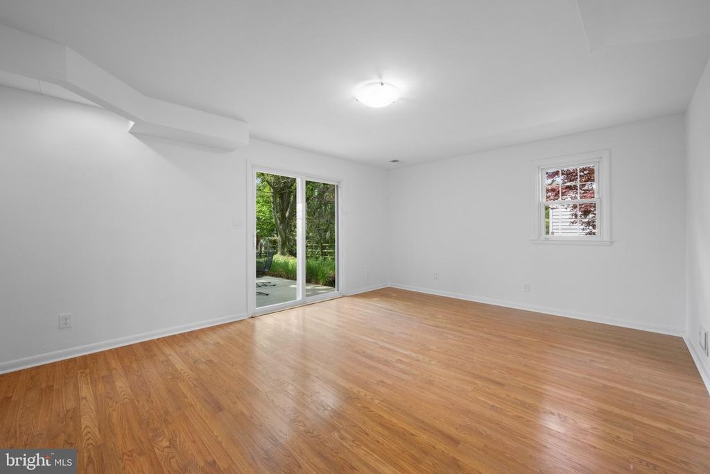 Image 13 of property listing at 1005 JAMIESON RD, Lutherville Timonium, MD 21093