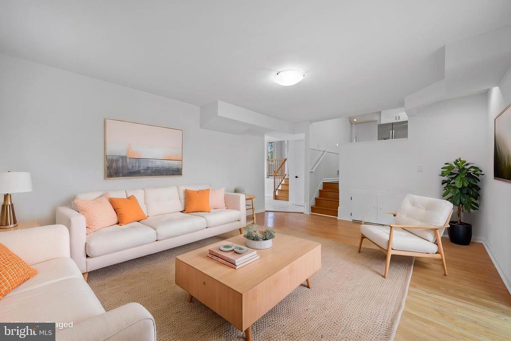 Image 14 of property listing at 1005 JAMIESON RD, Lutherville Timonium, MD 21093