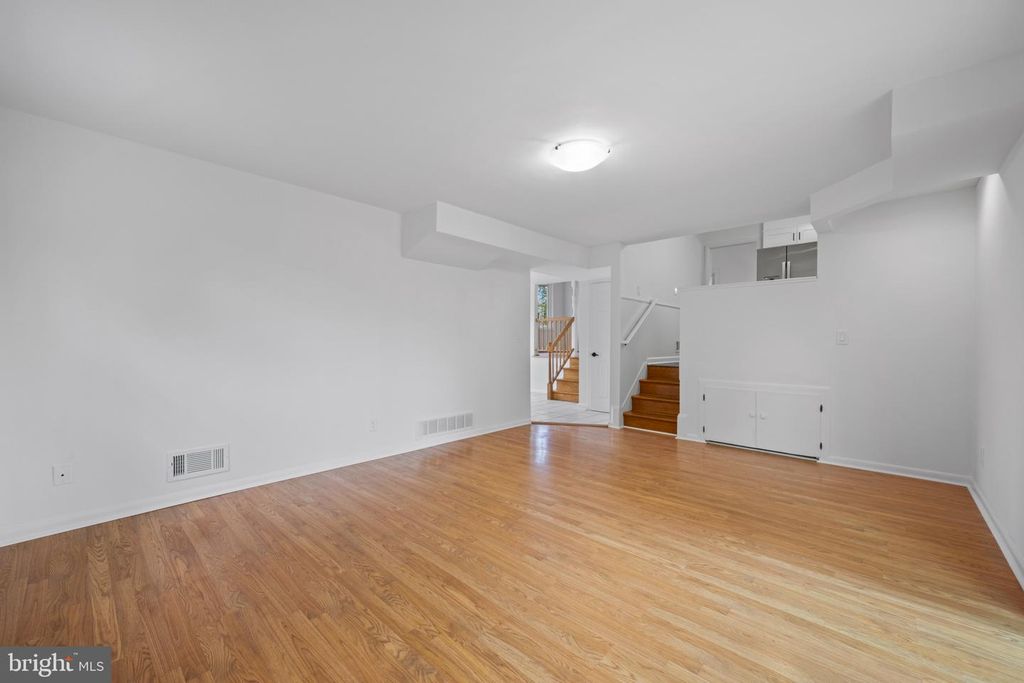 Image 15 of property listing at 1005 JAMIESON RD, Lutherville Timonium, MD 21093