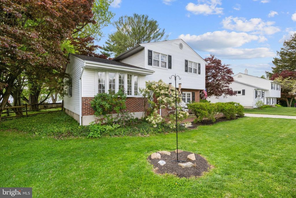 Image 2 of property listing at 1005 JAMIESON RD, Lutherville Timonium, MD 21093