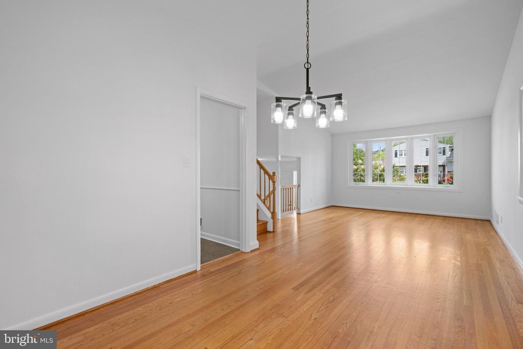 Image 3 of property listing at 1005 JAMIESON RD, Lutherville Timonium, MD 21093