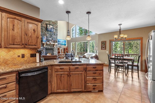 10938 W Twin Lakes RD, Rathdrum, ID 83858
