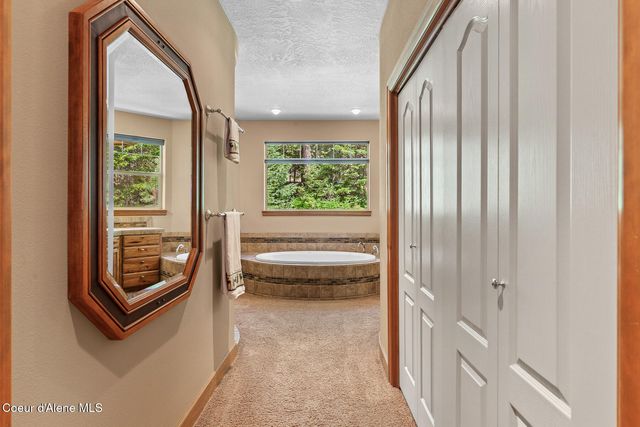 10938 W Twin Lakes RD, Rathdrum, ID 83858