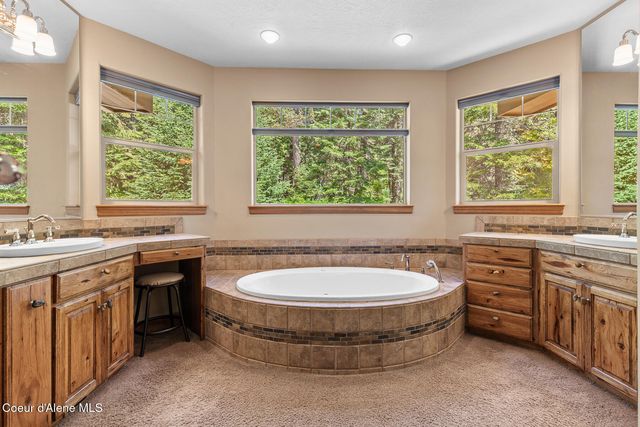 10938 W Twin Lakes RD, Rathdrum, ID 83858