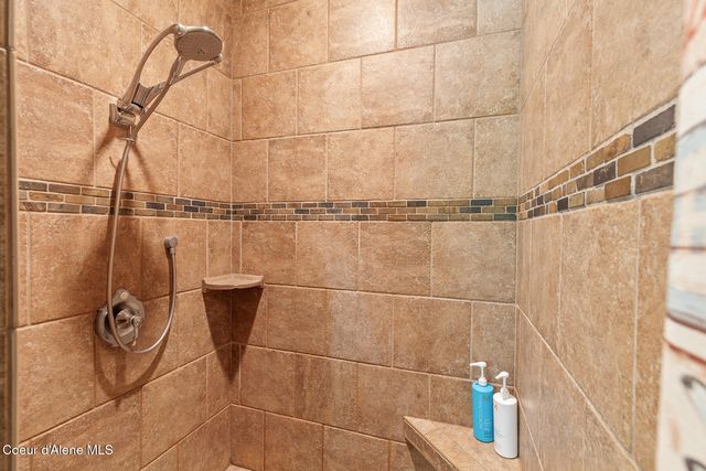 10938 W Twin Lakes RD, Rathdrum, ID 83858