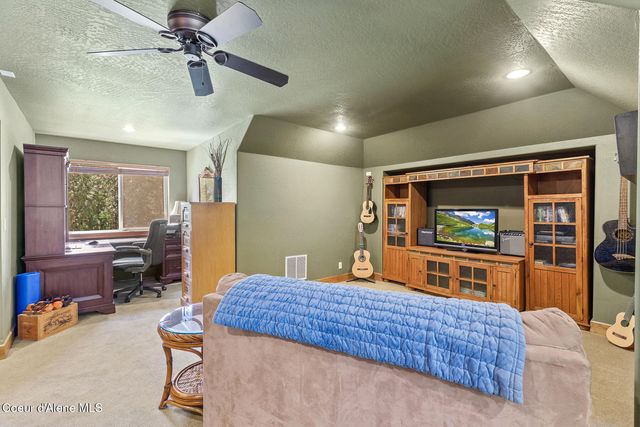 10938 W Twin Lakes RD, Rathdrum, ID 83858