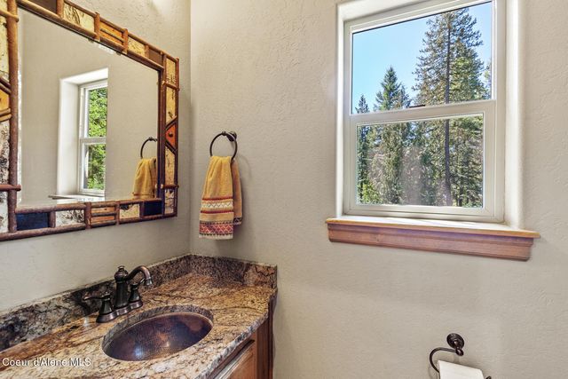 10938 W Twin Lakes RD, Rathdrum, ID 83858