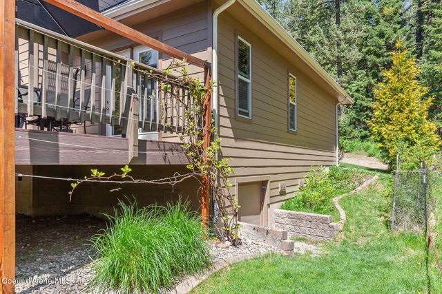 10938 W Twin Lakes RD, Rathdrum, ID 83858