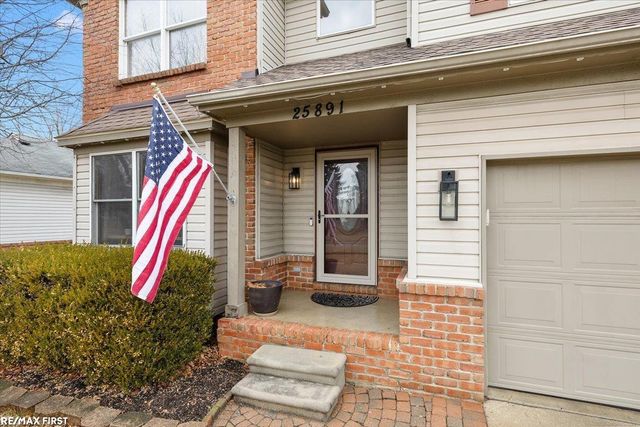 25891 Briar Towne Boulevard, Chesterfield Twp, MI 48051
