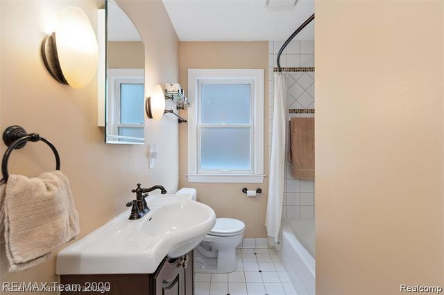 5148 Ternes Street, Dearborn, MI 48126