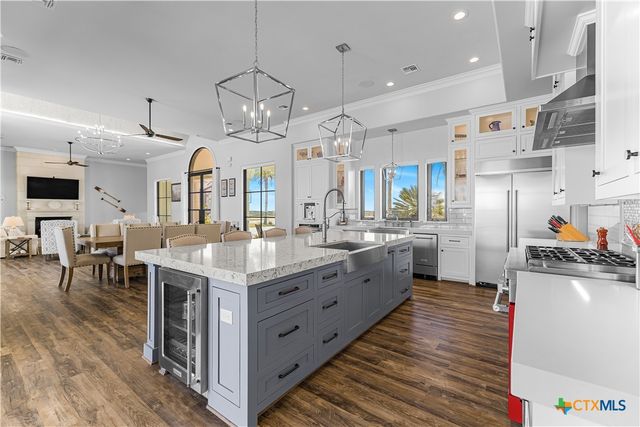 385 E Arbor Vista, Port O'connor, TX 77982