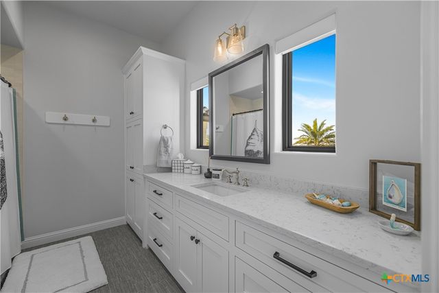 385 E Arbor Vista, Port O'connor, TX 77982