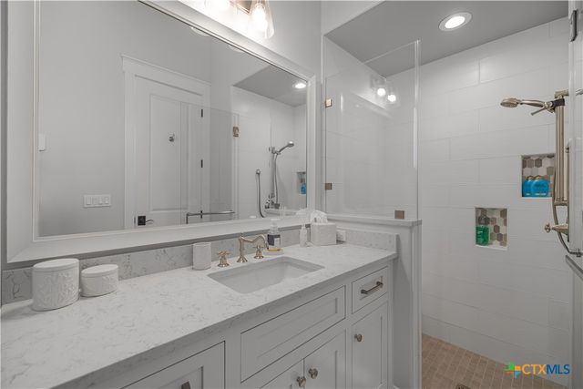 385 E Arbor Vista, Port O'connor, TX 77982