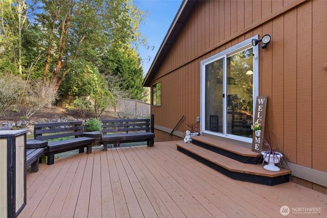 400 Falcon Court NE, Bremerton, WA 98311