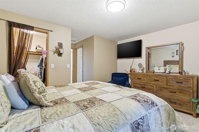 400 Falcon Court NE, Bremerton, WA 98311