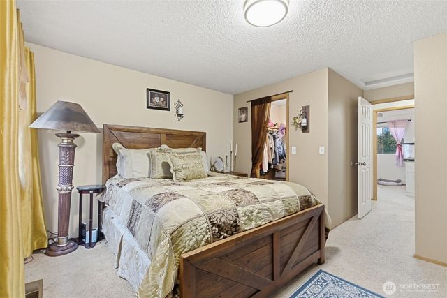 400 Falcon Court NE, Bremerton, WA 98311