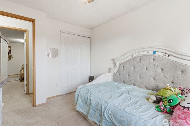 400 Falcon Court NE, Bremerton, WA 98311