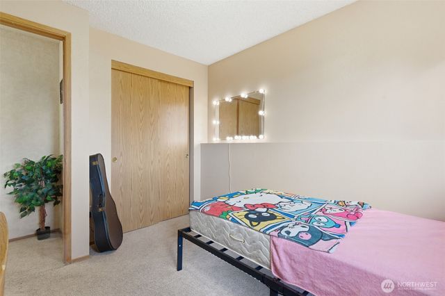 400 Falcon Court NE, Bremerton, WA 98311