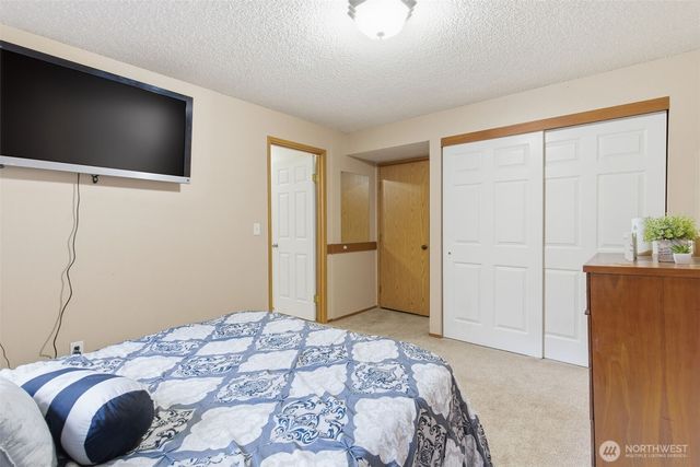 400 Falcon Court NE, Bremerton, WA 98311