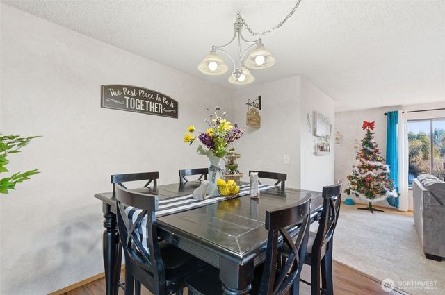 400 Falcon Court NE, Bremerton, WA 98311