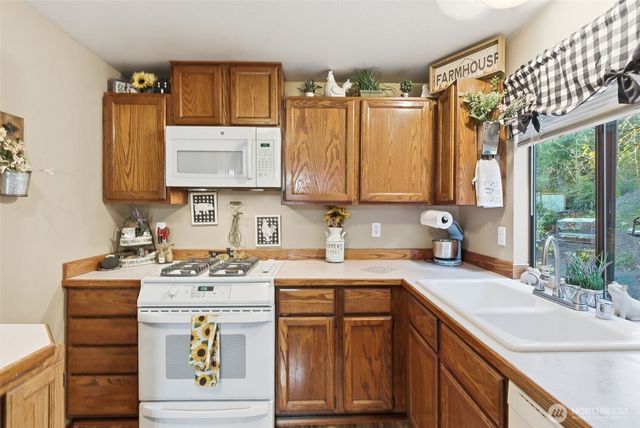 400 Falcon Court NE, Bremerton, WA 98311